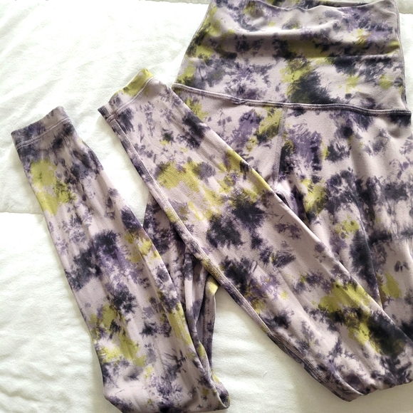 Lululemon Align Super High Rise Pant In Radial Tie Dye Mauve Size 2 - Picture 4 of 4